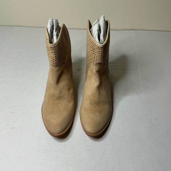 Kaanas Camel Warsaw Ankle Bootie NEW Size 6 - Picture 3 of 9